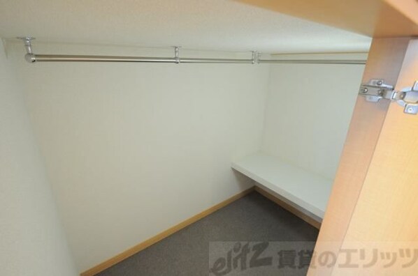 レオパレスクロスロード岸部の物件内観写真